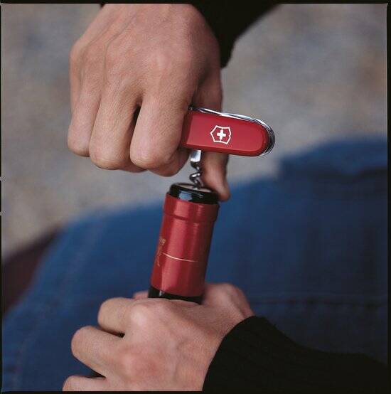 Victorinox Huntsman Zwitsers Zakmes - 15 Functies - Klassiek Rood - RVS - Afbeelding 3